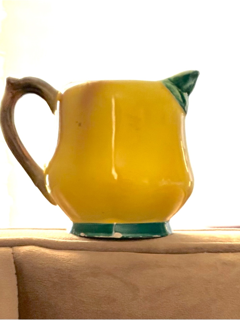 Vintage Yellow Smiling Anamorphic Creamer - Picture 2 of 4